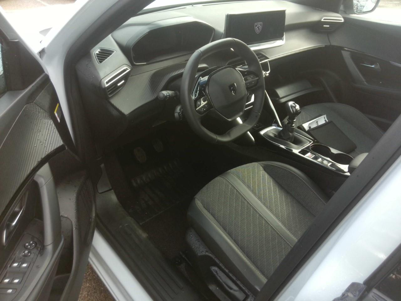 Foto Peugeot 2008 3