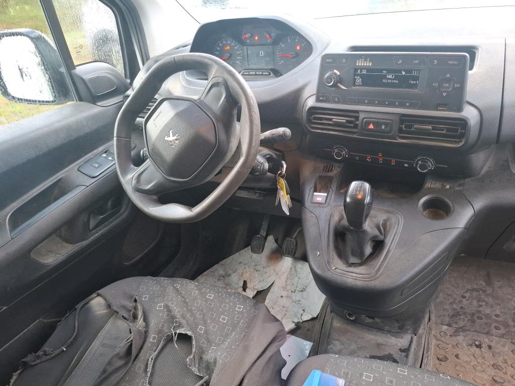 Peugeot PARTNER FOURGON STANDARD 650 KG BLUEHDI 100 S&S BVM5 PREMIUM 2020