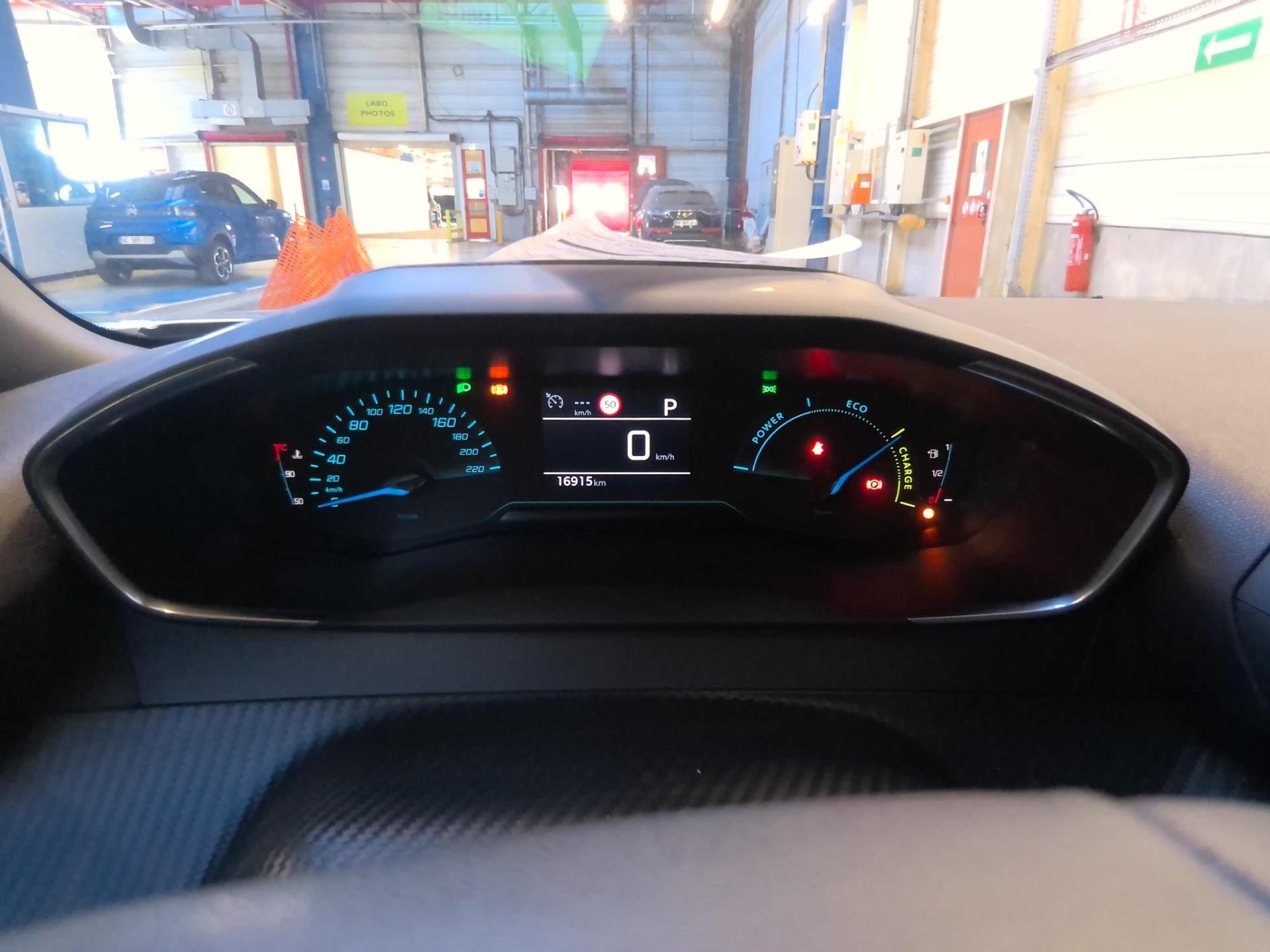 Peugeot 2008 Hybrid 145 ch e-DCS6 Style 2025