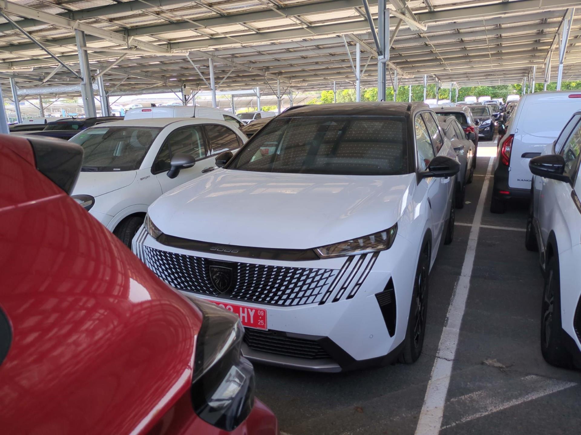 Peugeot 5008 Hybrid 136 e-DCS6 GT 2025
