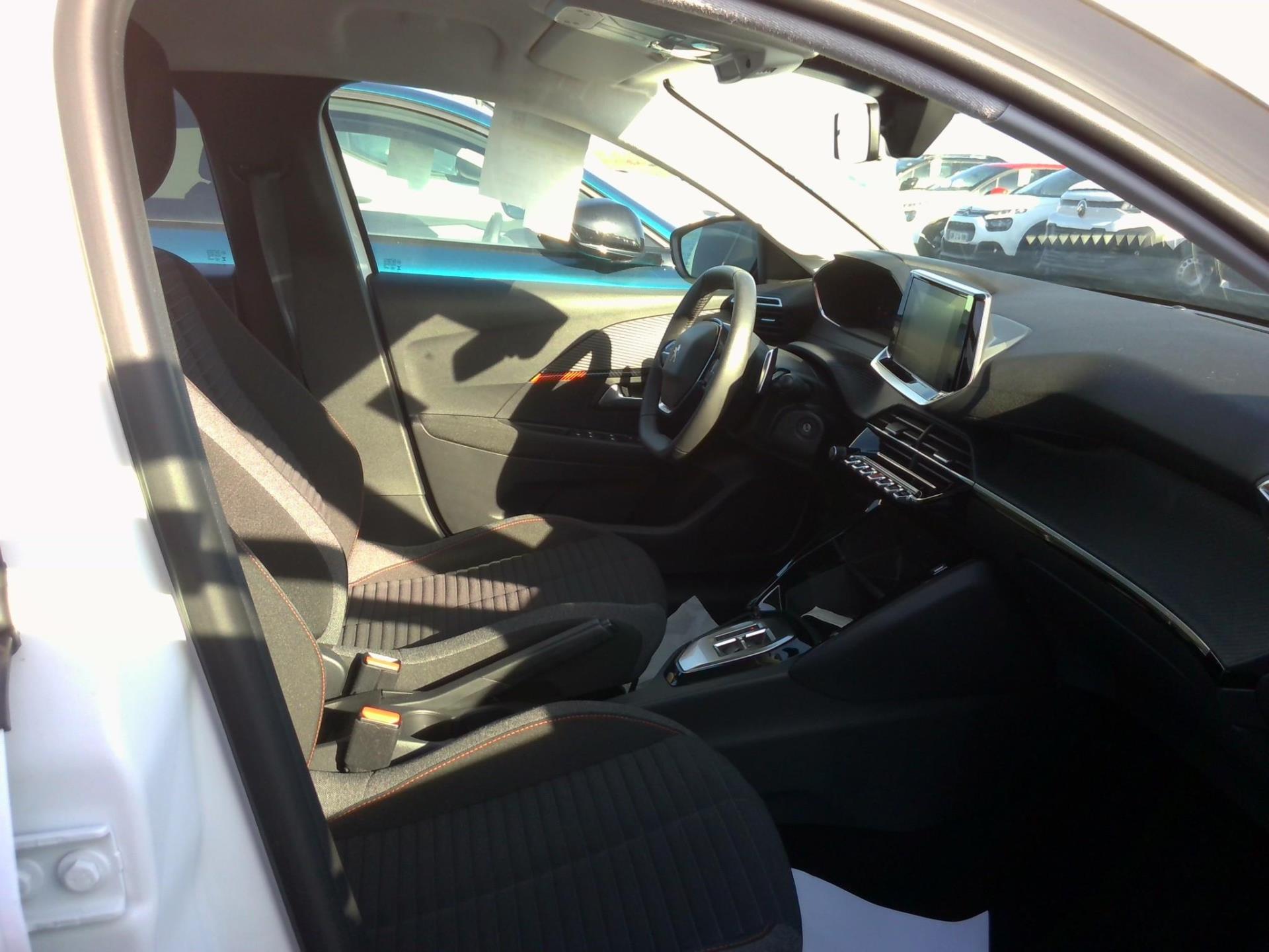 Peugeot 208 PureTech 100 S&S EAT8 Active Pack 2023