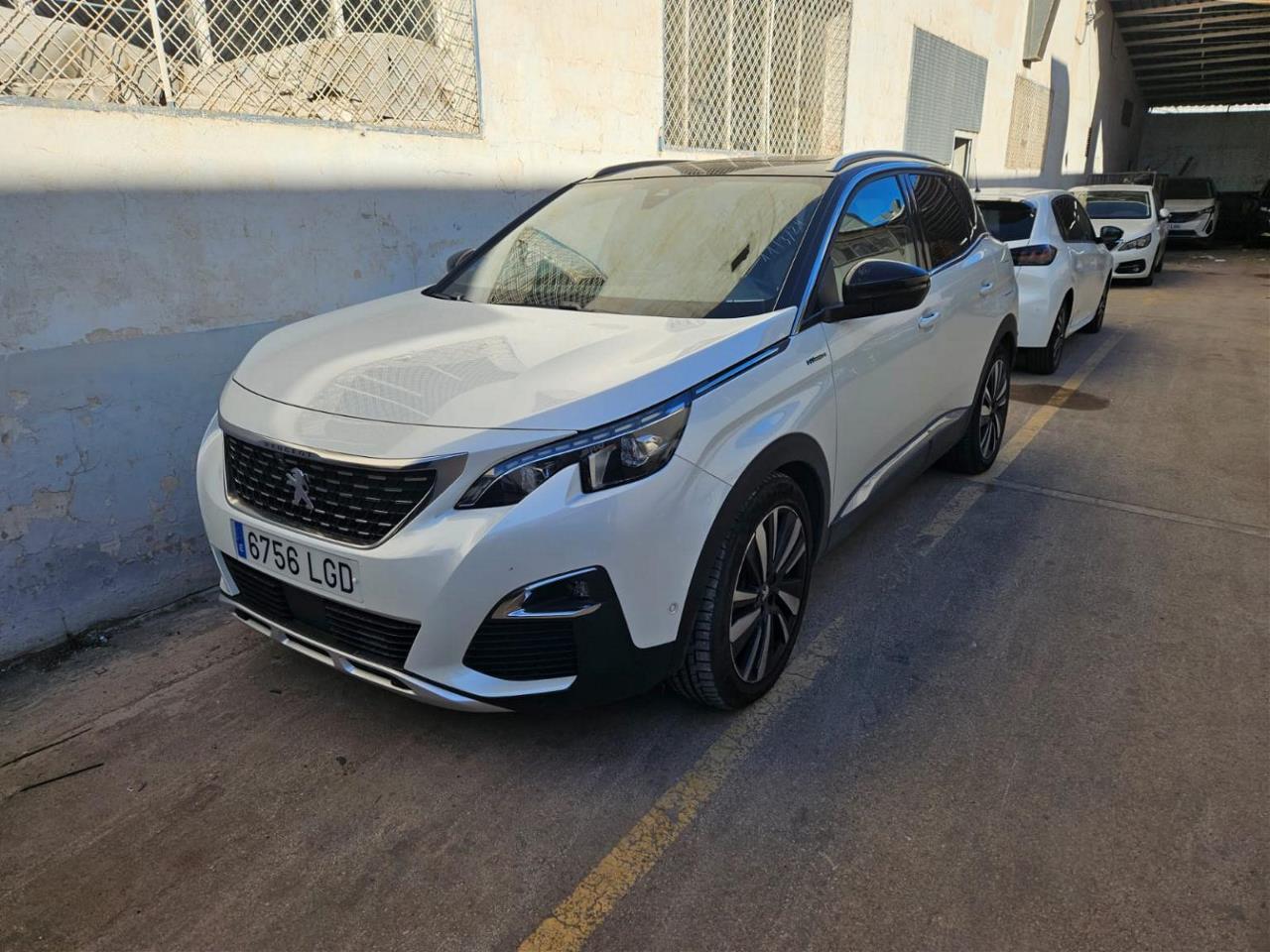 Foto Peugeot 3008 Hybrid 8