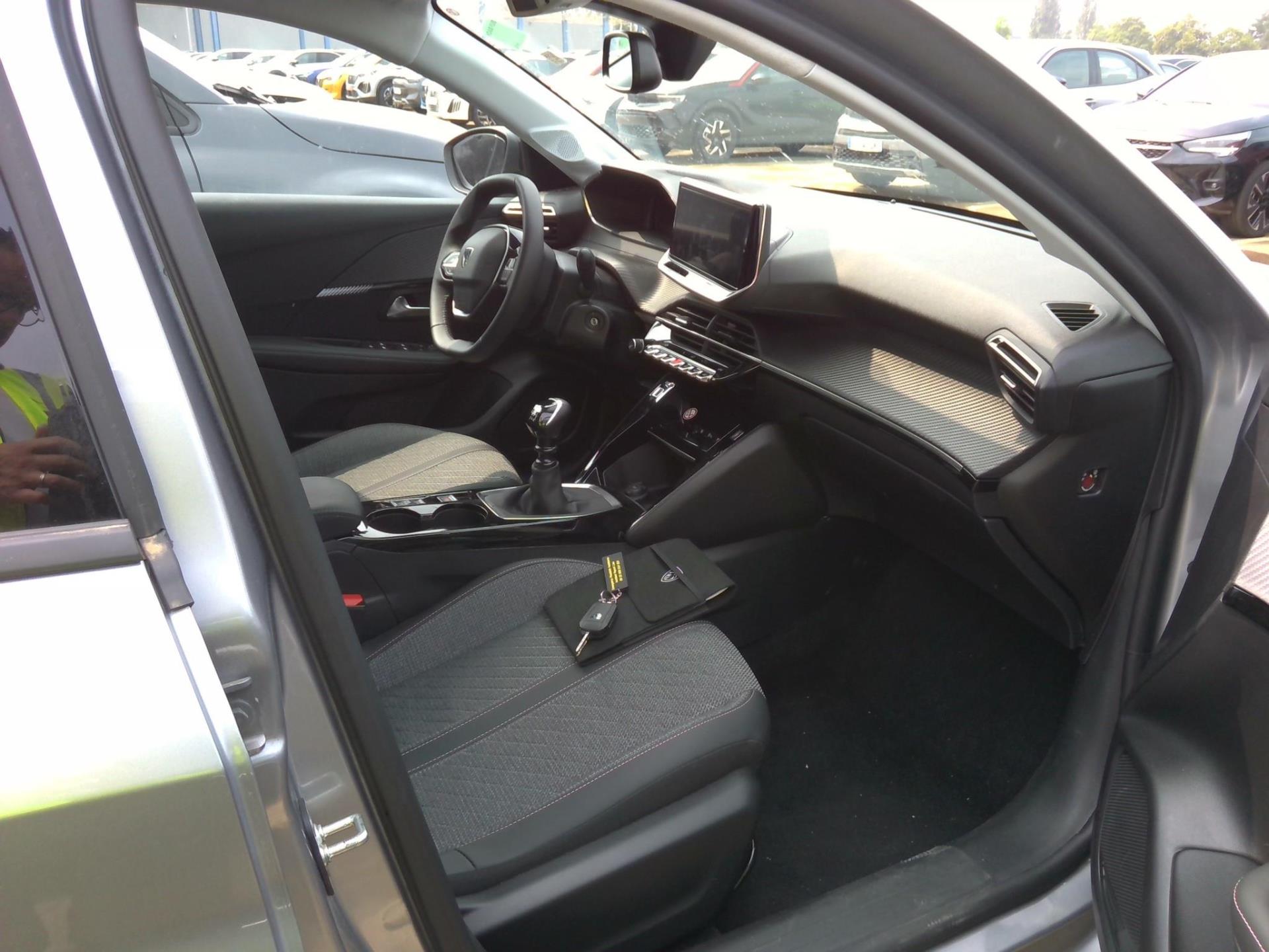 Peugeot 208 PureTech 100 S&S BVM6 Allure 2024