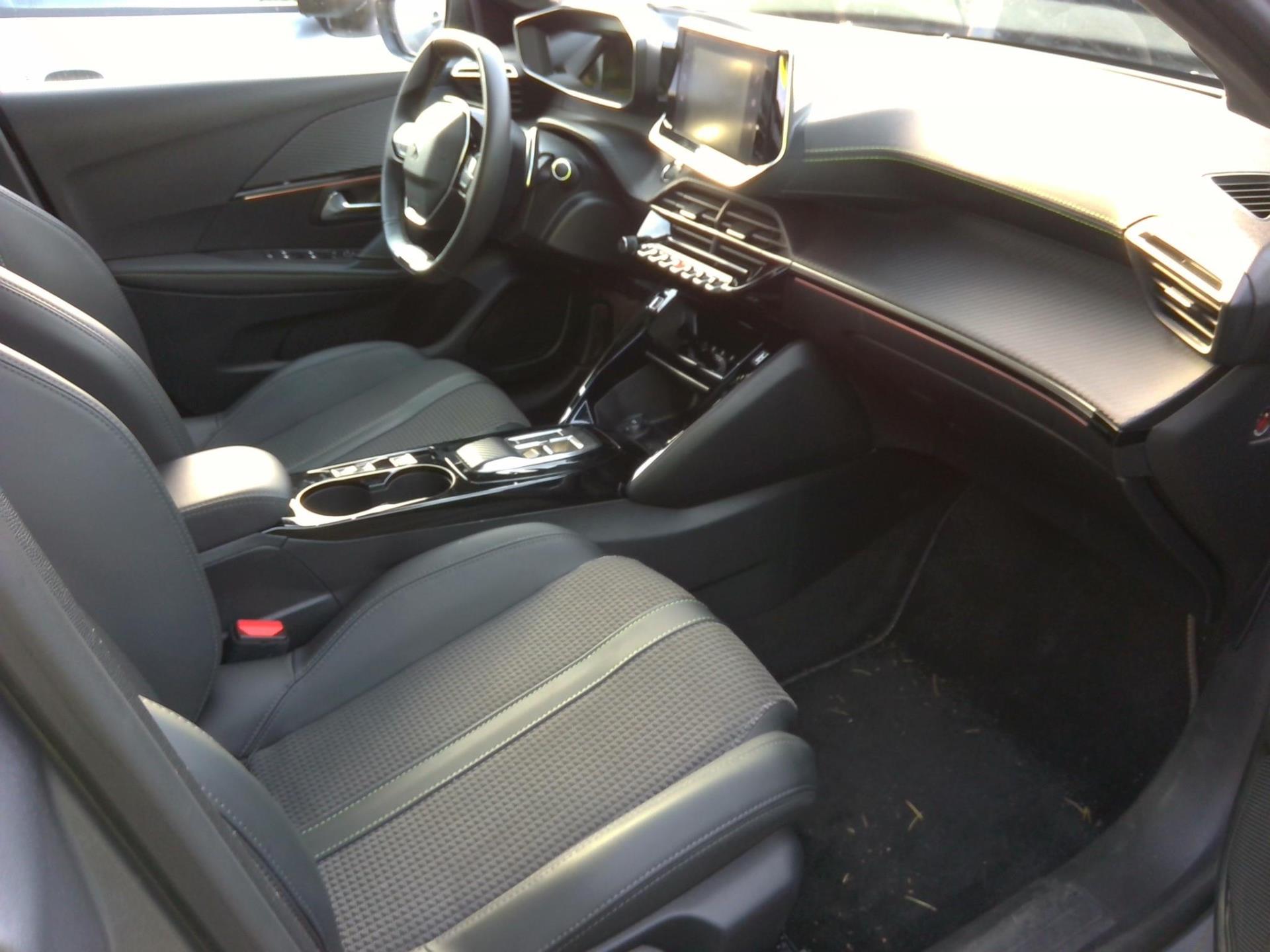 Peugeot 208 II 