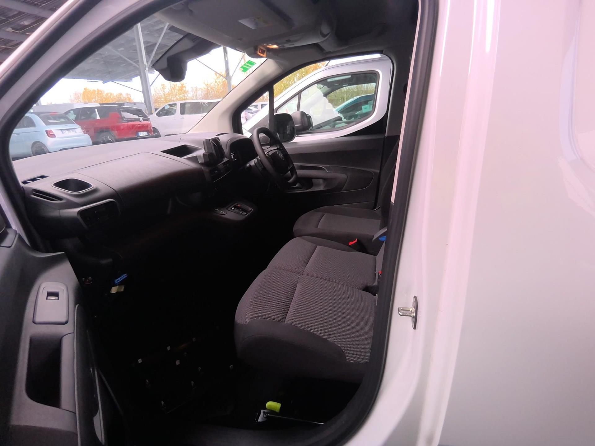 Citroen E-BERLINGO VAN TAILLE M 800KG 136 CH BATTERIE 54 KWH  2024