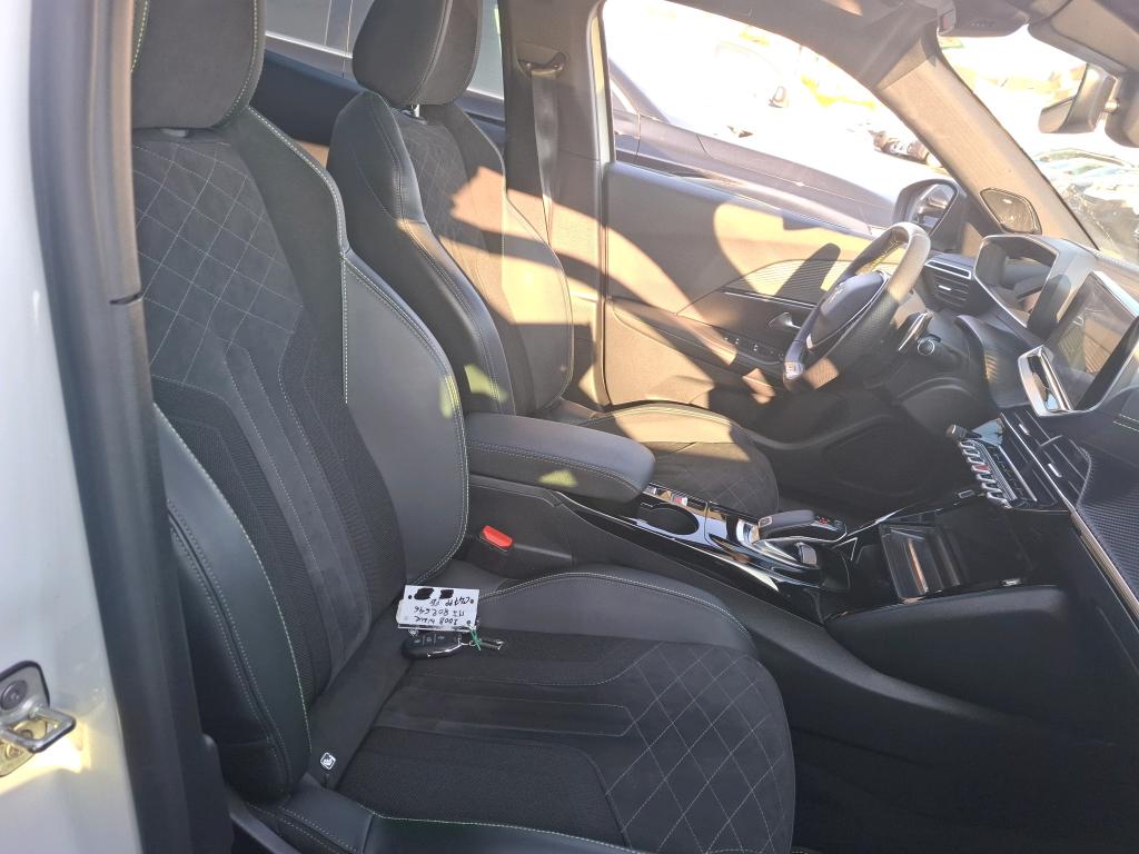 Peugeot 2008 PureTech 130 S&S EAT8 GT Pack 2021