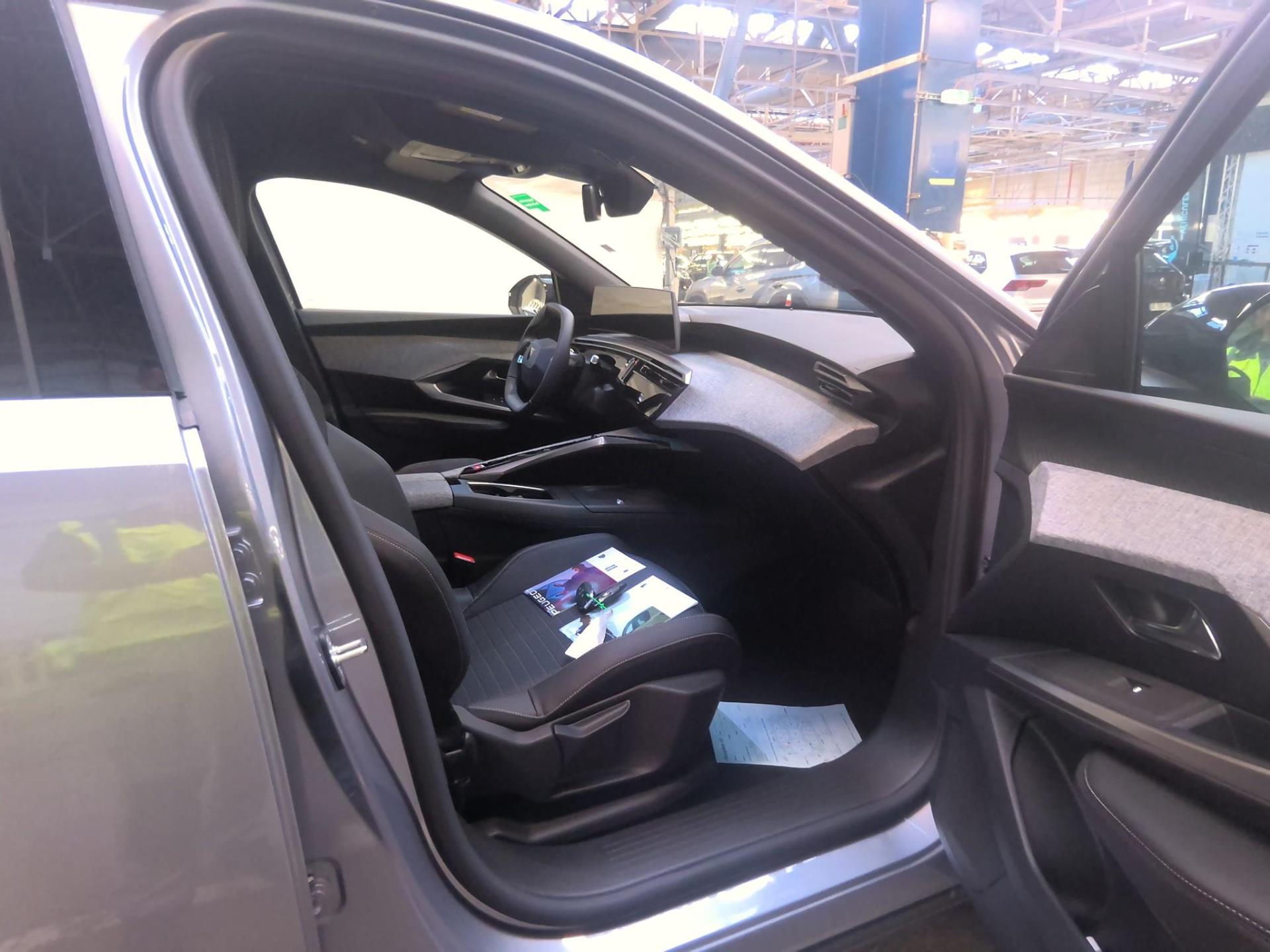 Peugeot 3008 Hybrid 136 e-DCS6 Allure 2024