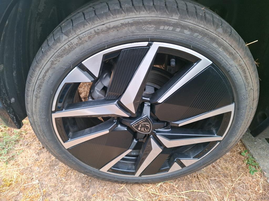 Peugeot 208 Hybrid 145 ch e-DCS6 GT 2025