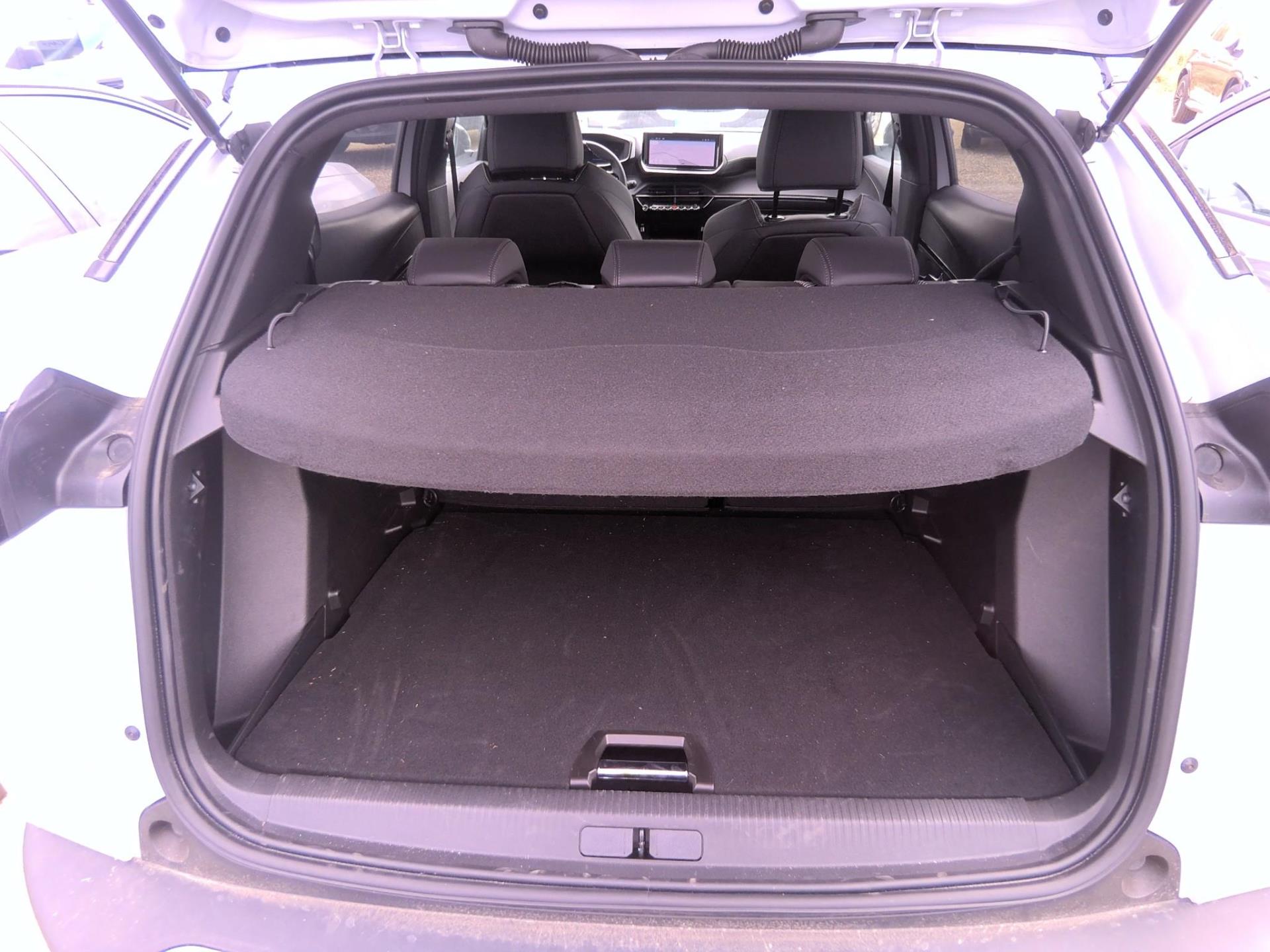 Peugeot 2008 Hybrid 136 e-DCS6 GT 2025