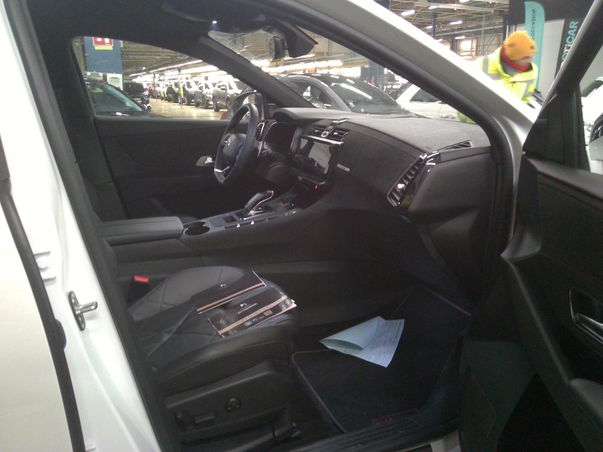 DS DS7 Crossback BlueHDi 130 EAT8 Performance Line+ 2023