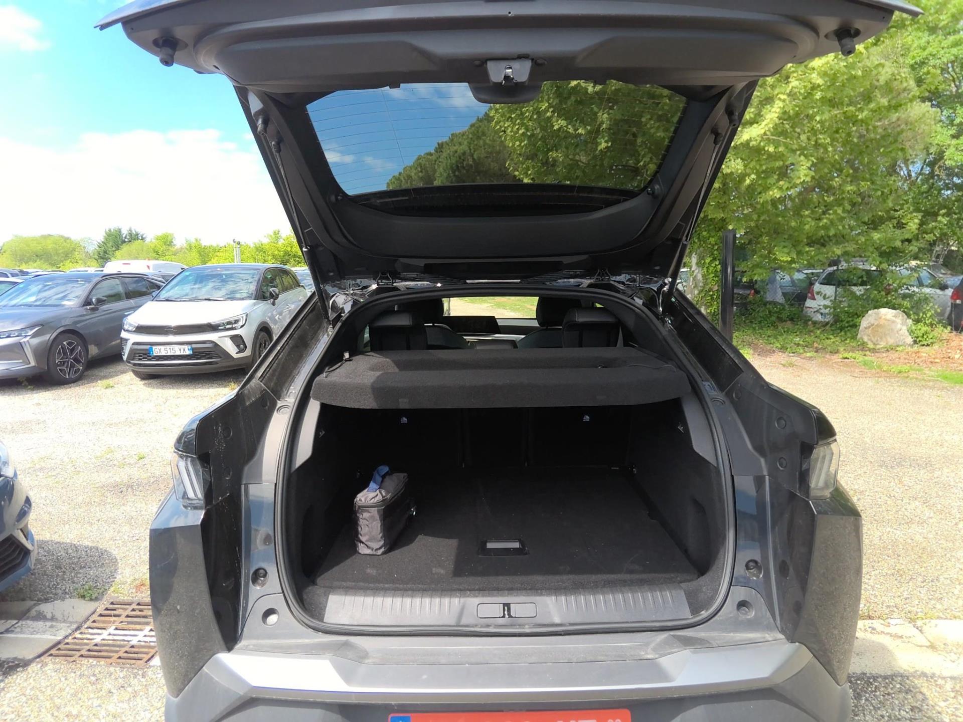 Peugeot 3008 Hybrid 136 e-DCS6 Allure 2025