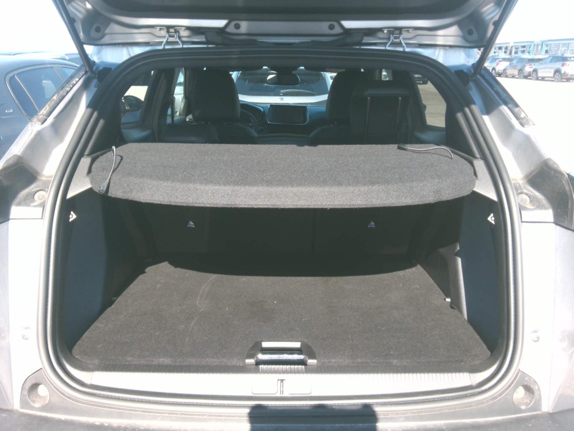 Peugeot 2008 BlueHDi 130 S&S EAT8 Allure 2023