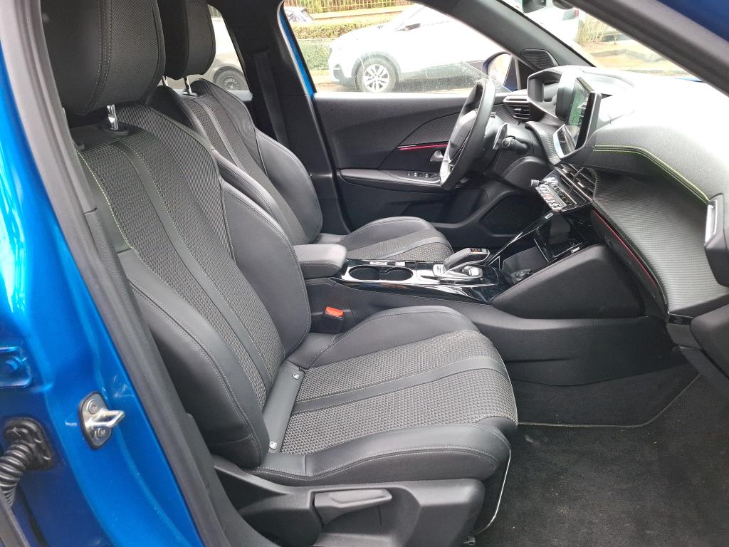 Peugeot 2008 PureTech 155 S&S EAT8 GT 2021