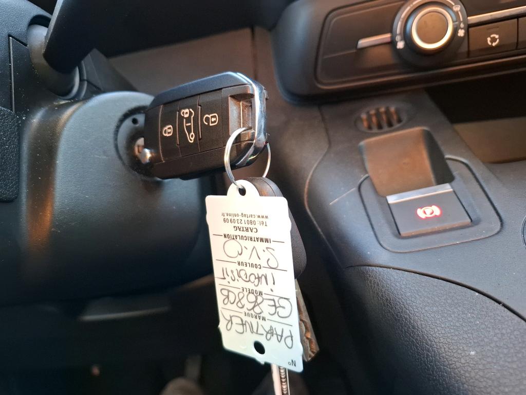 Peugeot PARTNER FOURGON STANDARD 650 KG BLUEHDI 100 S&S BVM6 ASPHALT 2022
