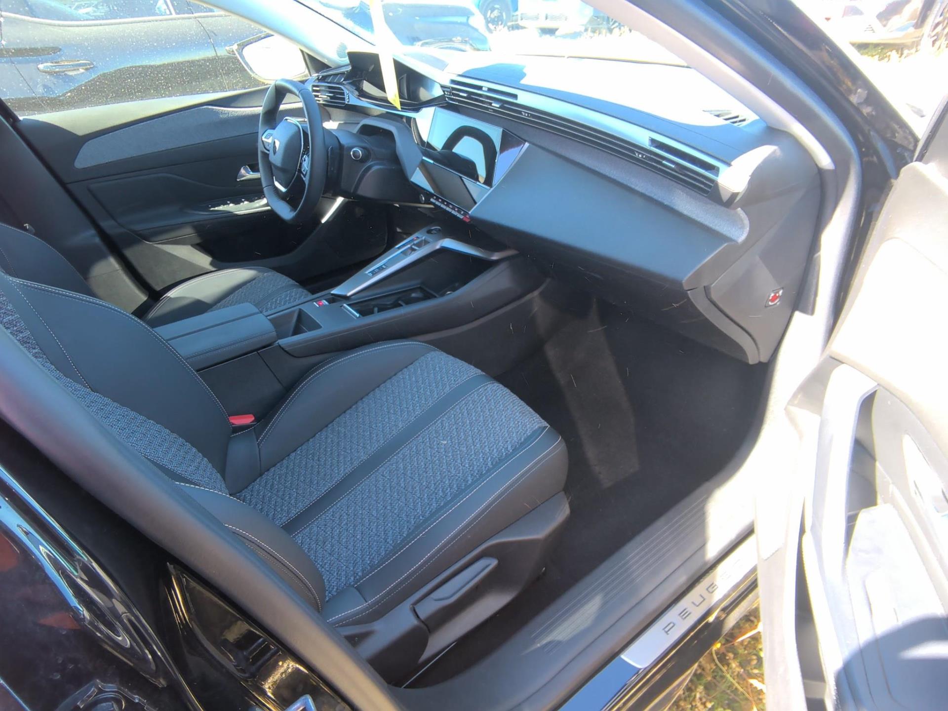 Peugeot 308 SW Hybrid 145 e-DCS6 Allure 2026