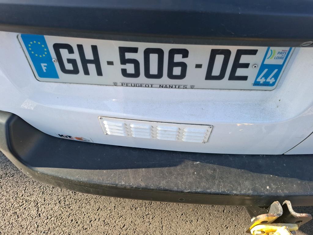 Peugeot EXPERT FGN TOLE STANDARD BLUEHDI 145 S&S EAT8 ASPHALT 2022