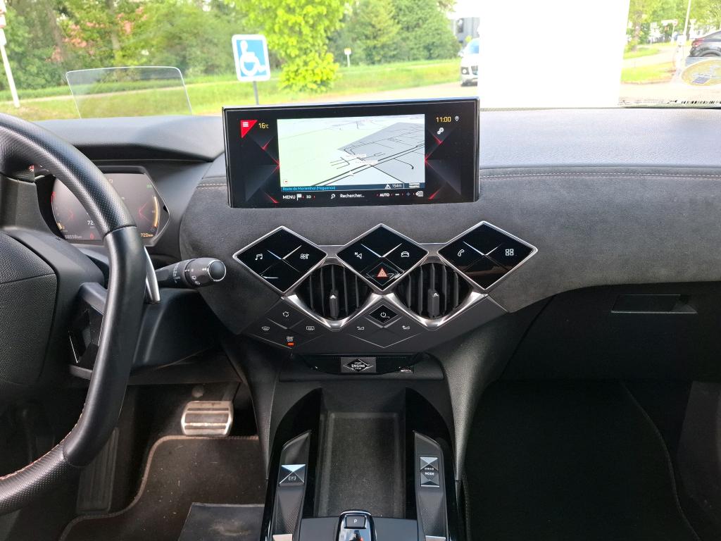 DS DS3 Crossback BlueHDi 130 EAT8 Performance Line+ 2022