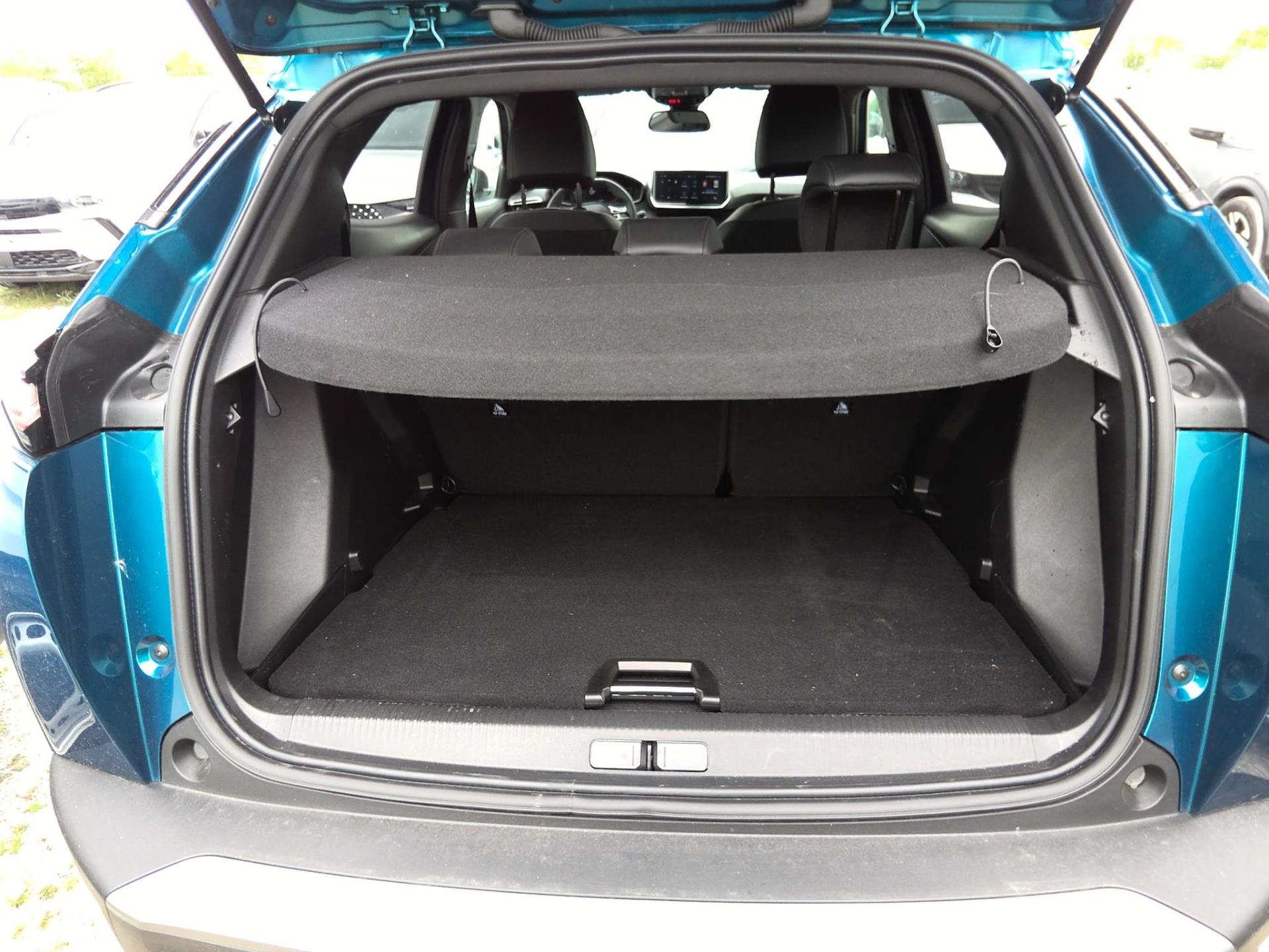 Peugeot 2008 Hybrid 136 e-DCS6 Allure 2025