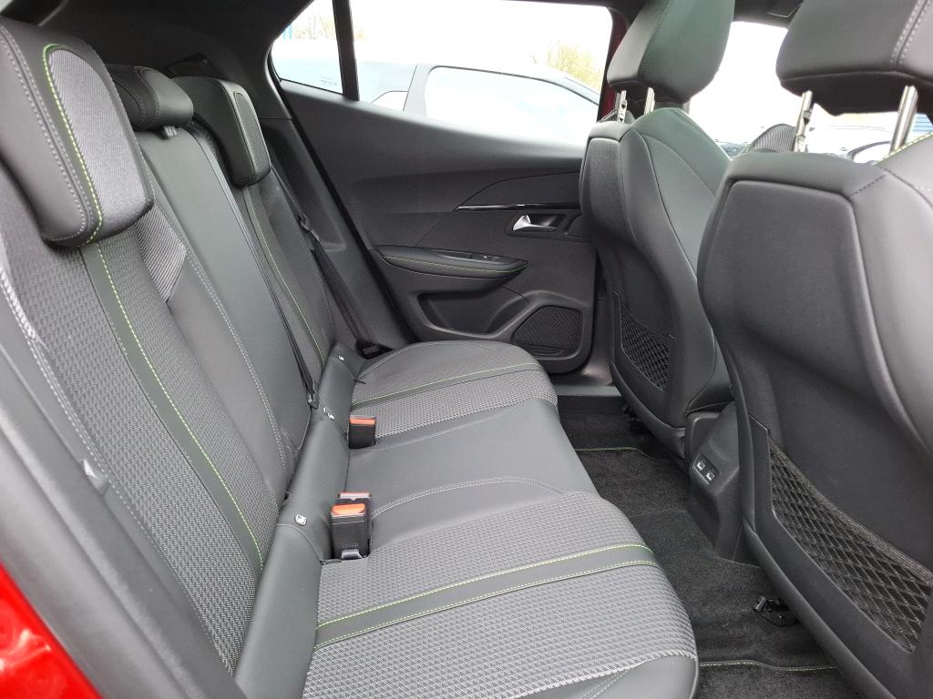 Peugeot 2008 PureTech 130 S&S EAT8 GT 2023