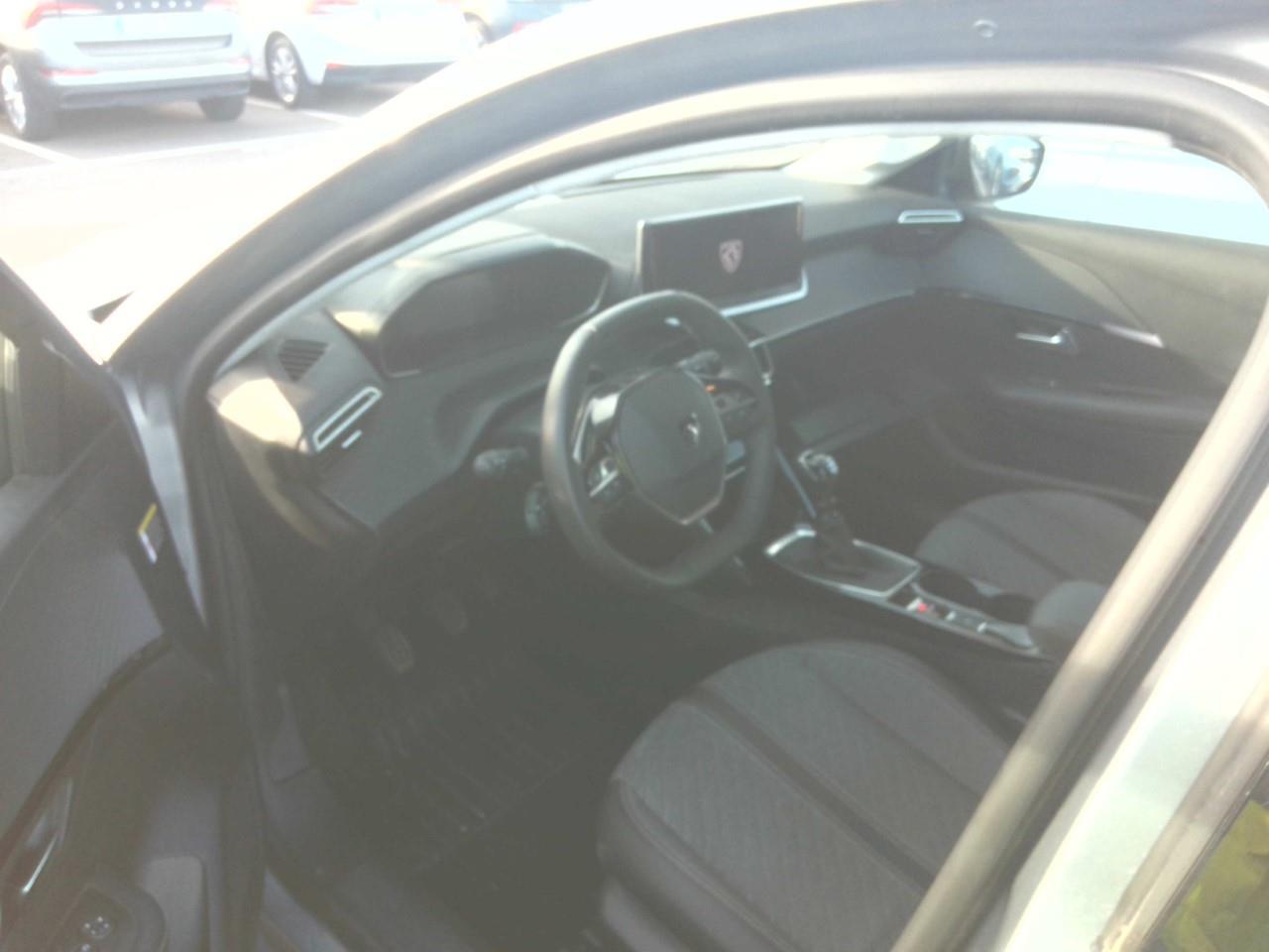 Foto Peugeot 208 8