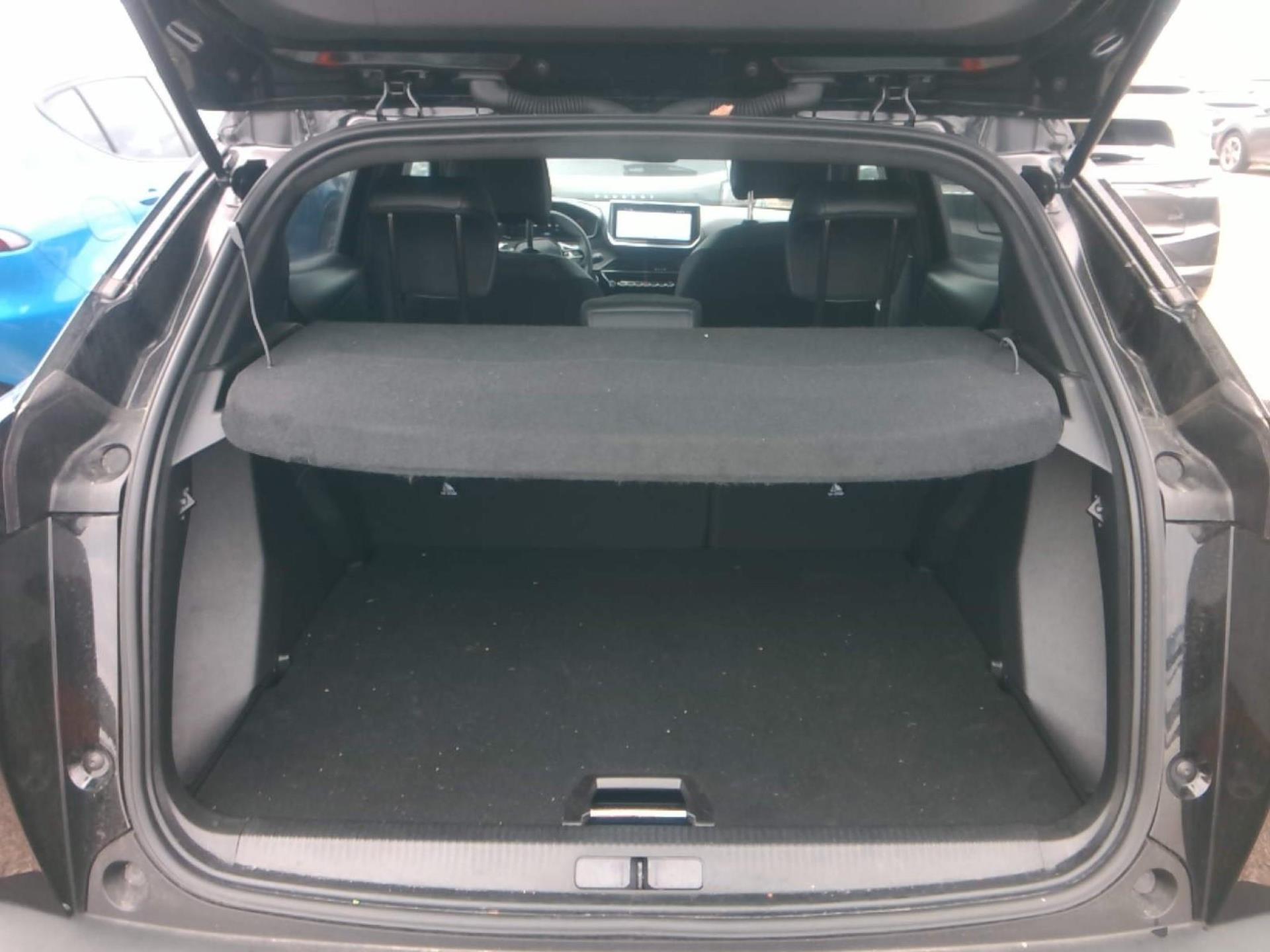 Peugeot 2008 Hybrid 136 e-DCS6 Allure 2024