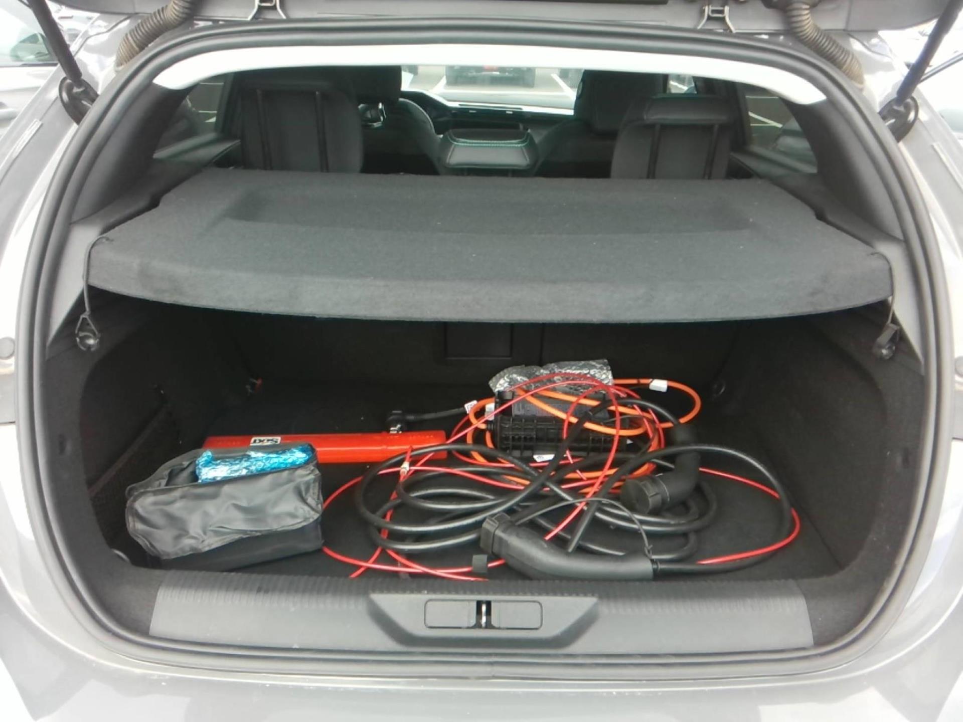 Peugeot 308 PHEV 180 e-EAT8 Allure 2024