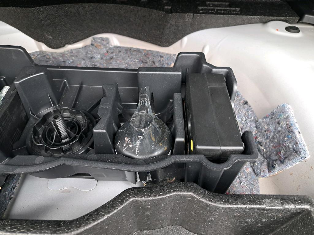 Peugeot 2008 BlueHDi 130 S&S EAT8 Allure 2022