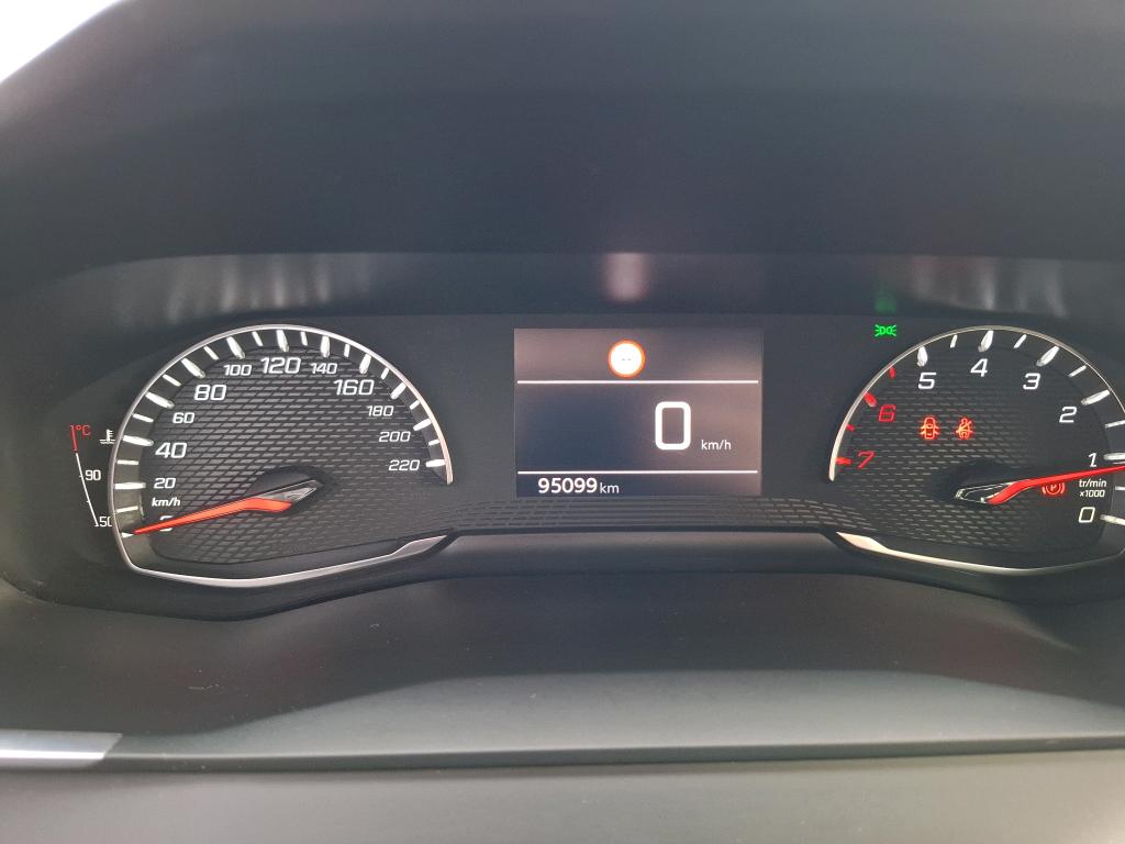 Peugeot 2008 BlueHDi 110 S&S BVM6 Active Pack 2021