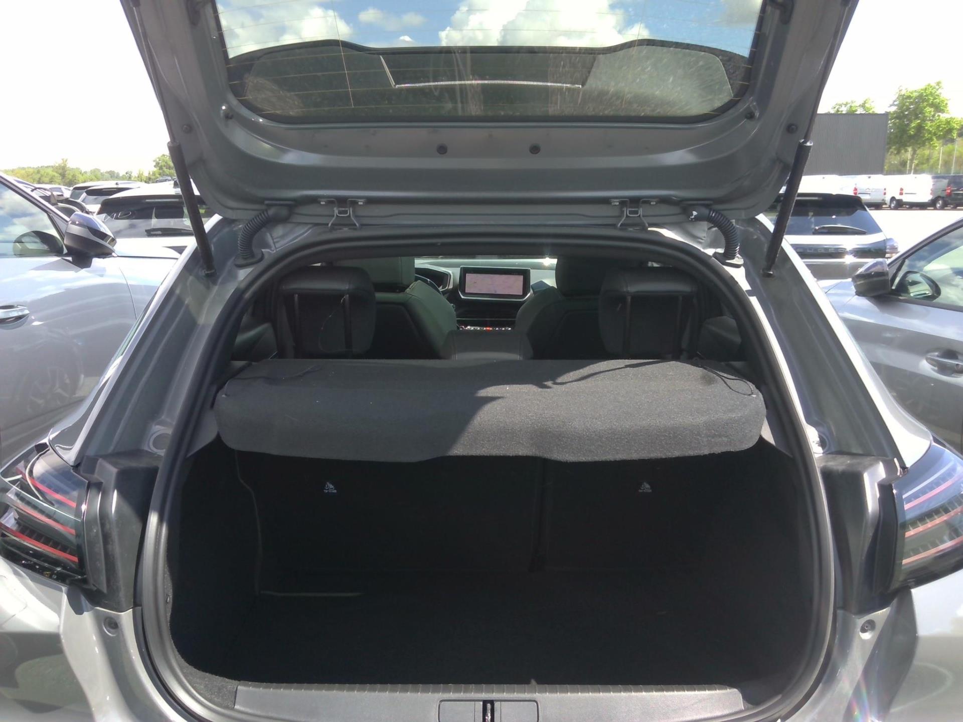 Peugeot 208 Hybrid 136 e-DCS6 GT 2024