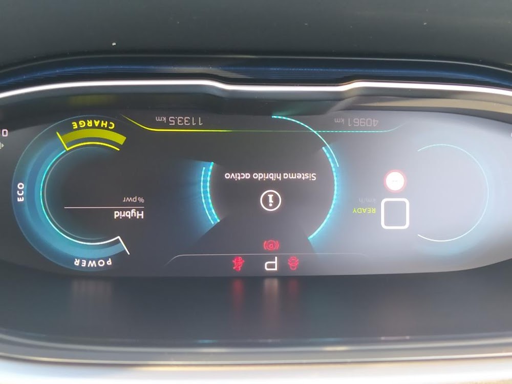 Foto Peugeot 3008 Hybrid 3