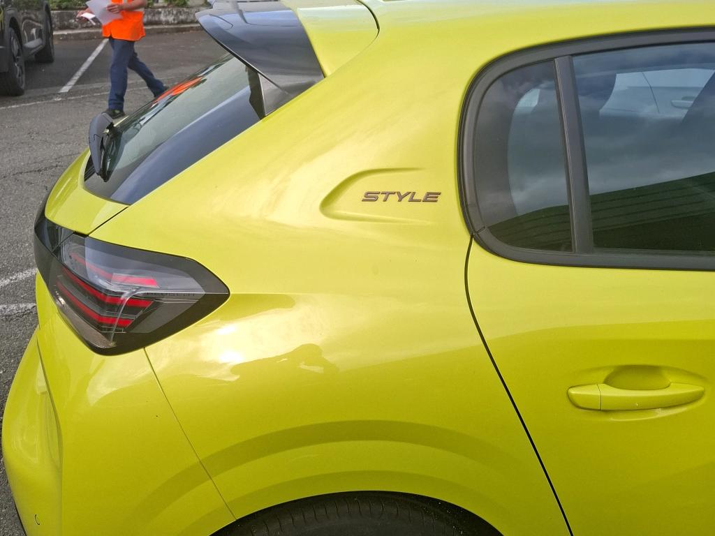 Peugeot 208 Hybrid 110 ch e-DCS6 Style 2025