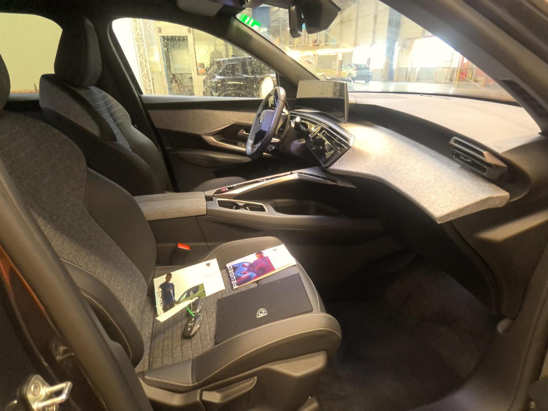 Peugeot 3008 Electrique 210 ch 73 kWh Allure 2025
