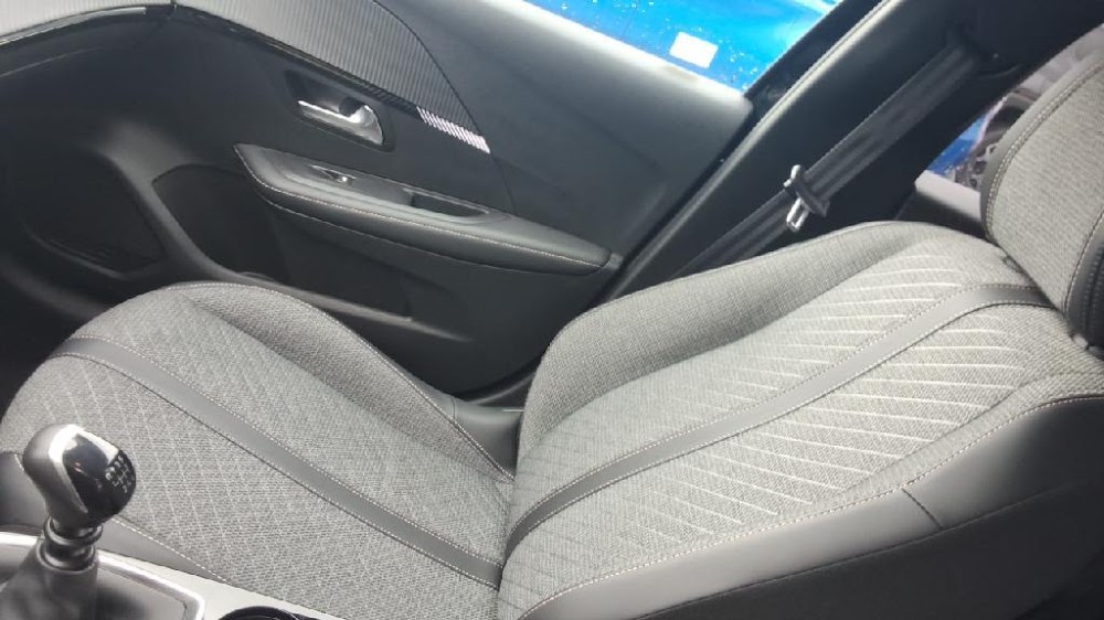 Foto Peugeot 208 8