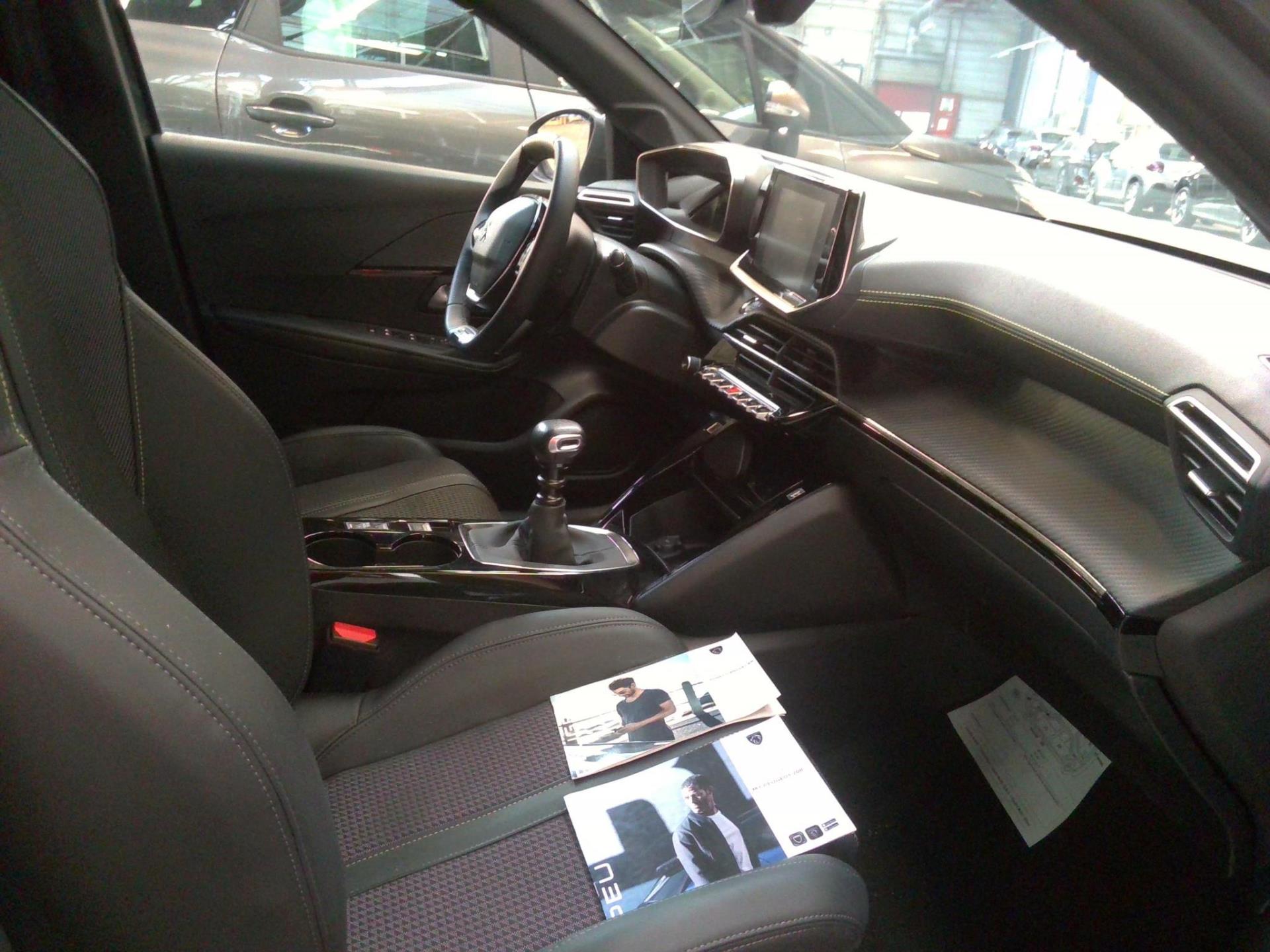 Peugeot 208 BlueHDi 100 S&S BVM6 GT 2023