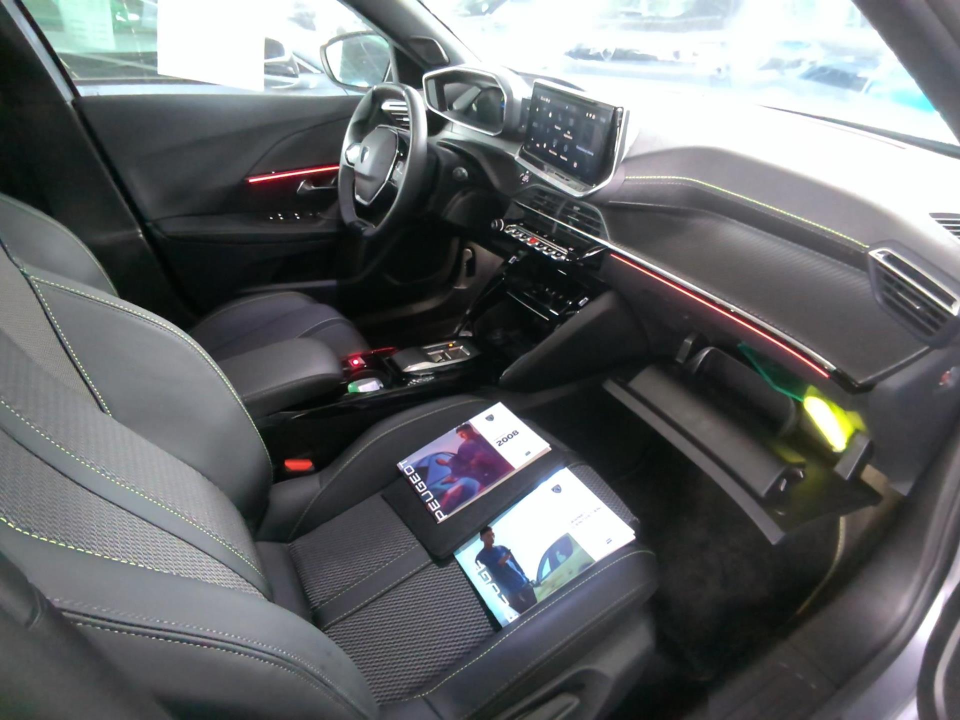 Peugeot 2008 Electrique 156 ch 54 kWh GT 2025