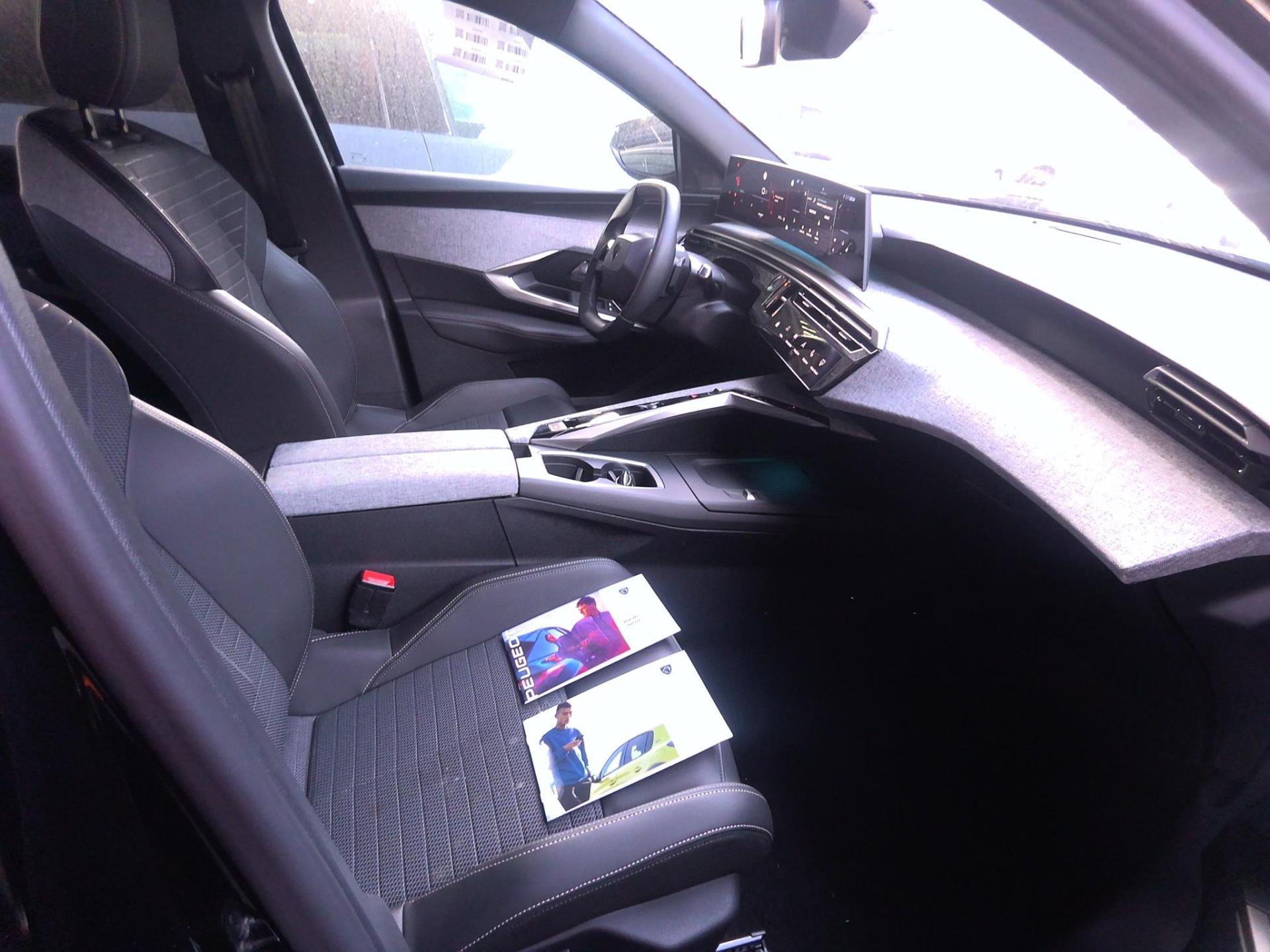 Peugeot 3008 Hybrid 136 e-DCS6 Allure 2024