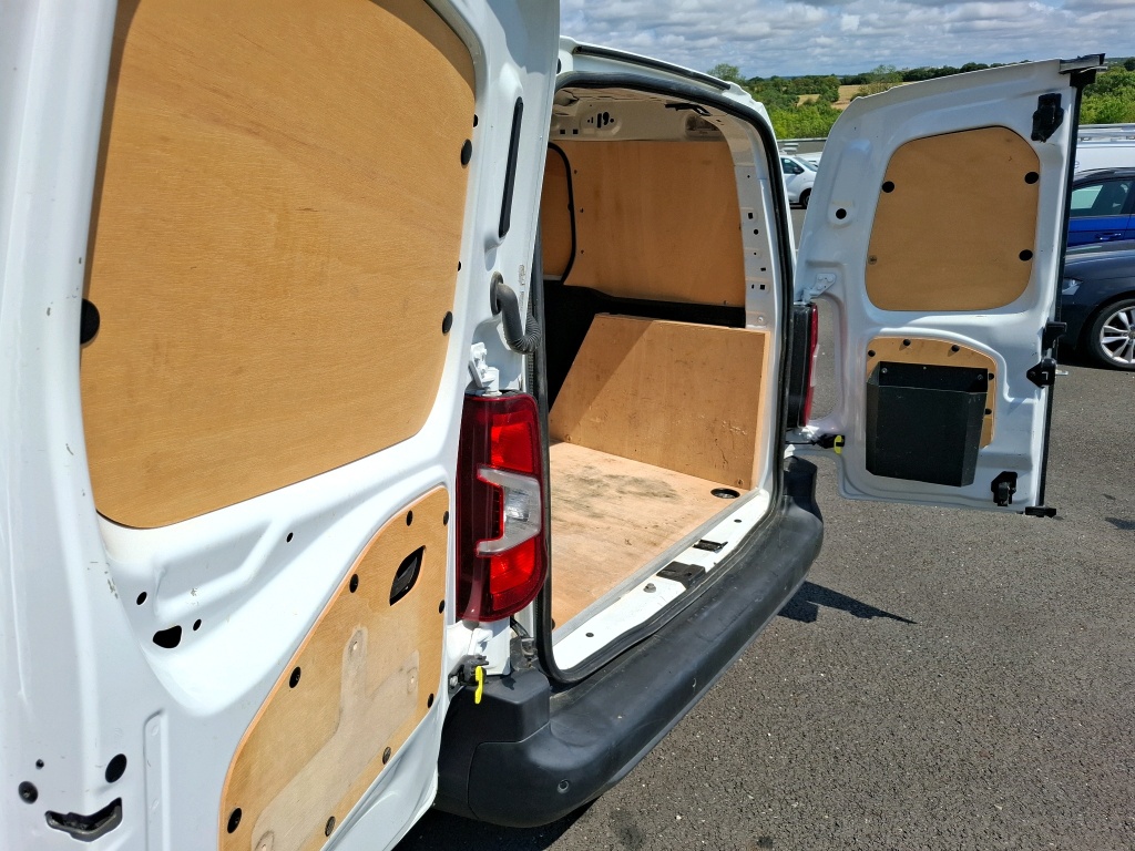 Peugeot PARTNER FOURGON STANDARD 650 KG BLUEHDI 75 BVM5 PREMIUM 2021