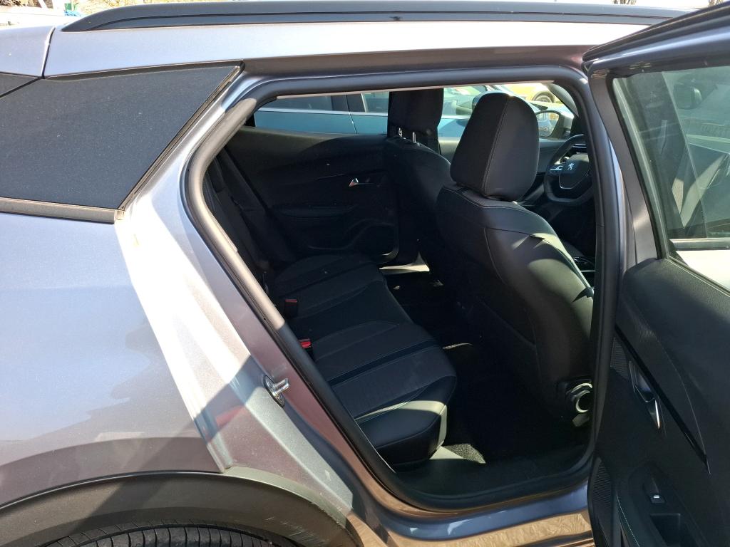 Peugeot 2008 BlueHDi 130 S&S EAT8 Allure Business 2021