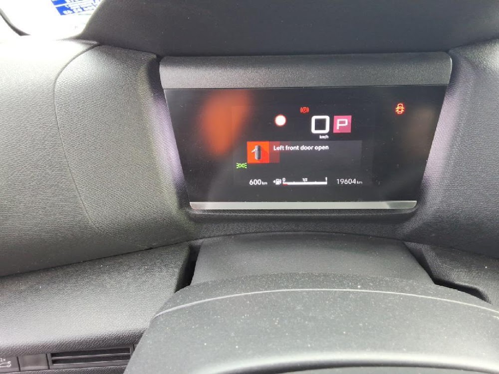 Foto Citroën C4 X 19