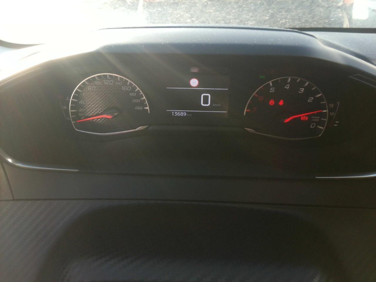 Foto Peugeot 208 11