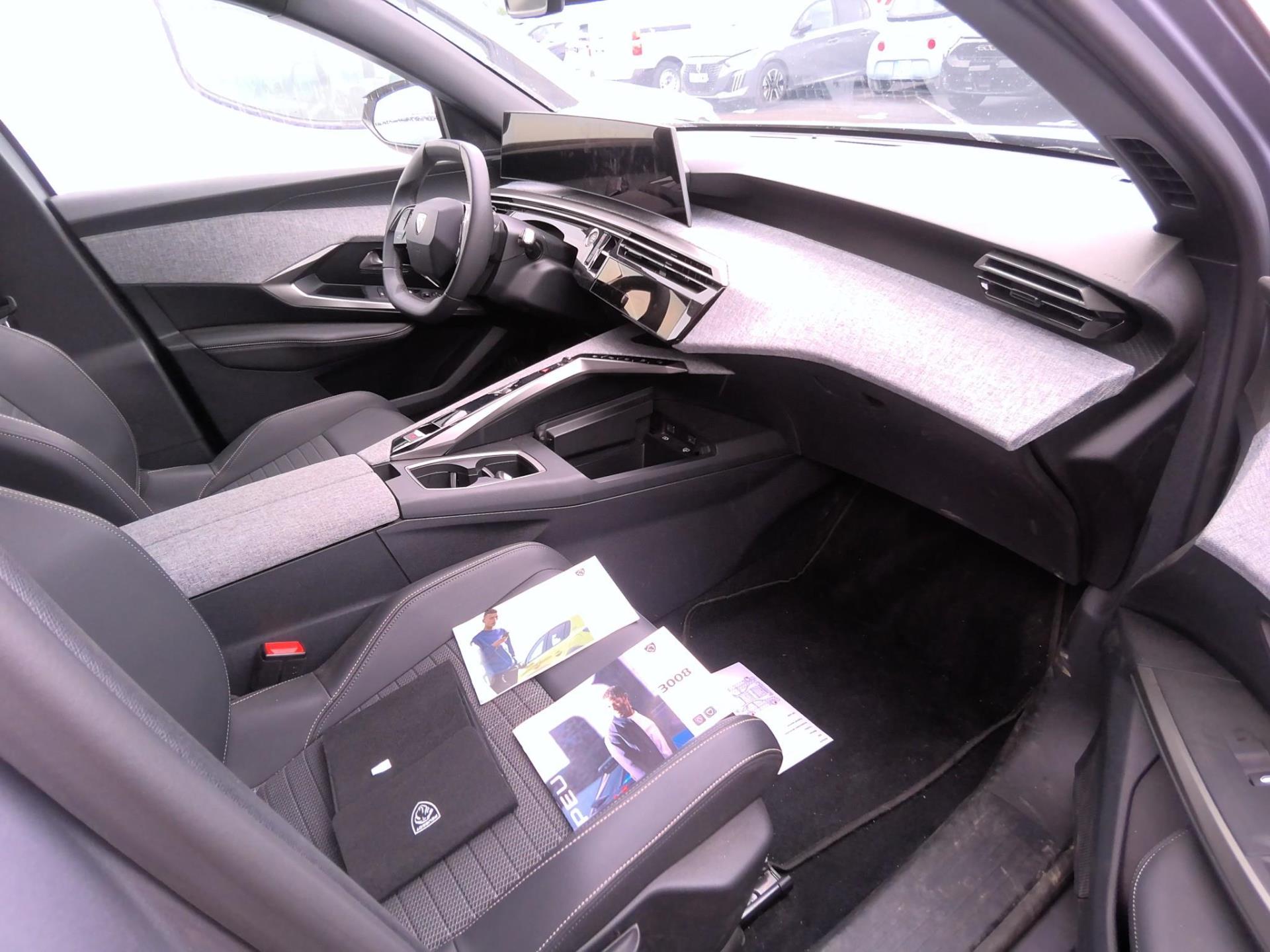 Peugeot 3008 Hybrid 136 e-DCS6 Allure 2024
