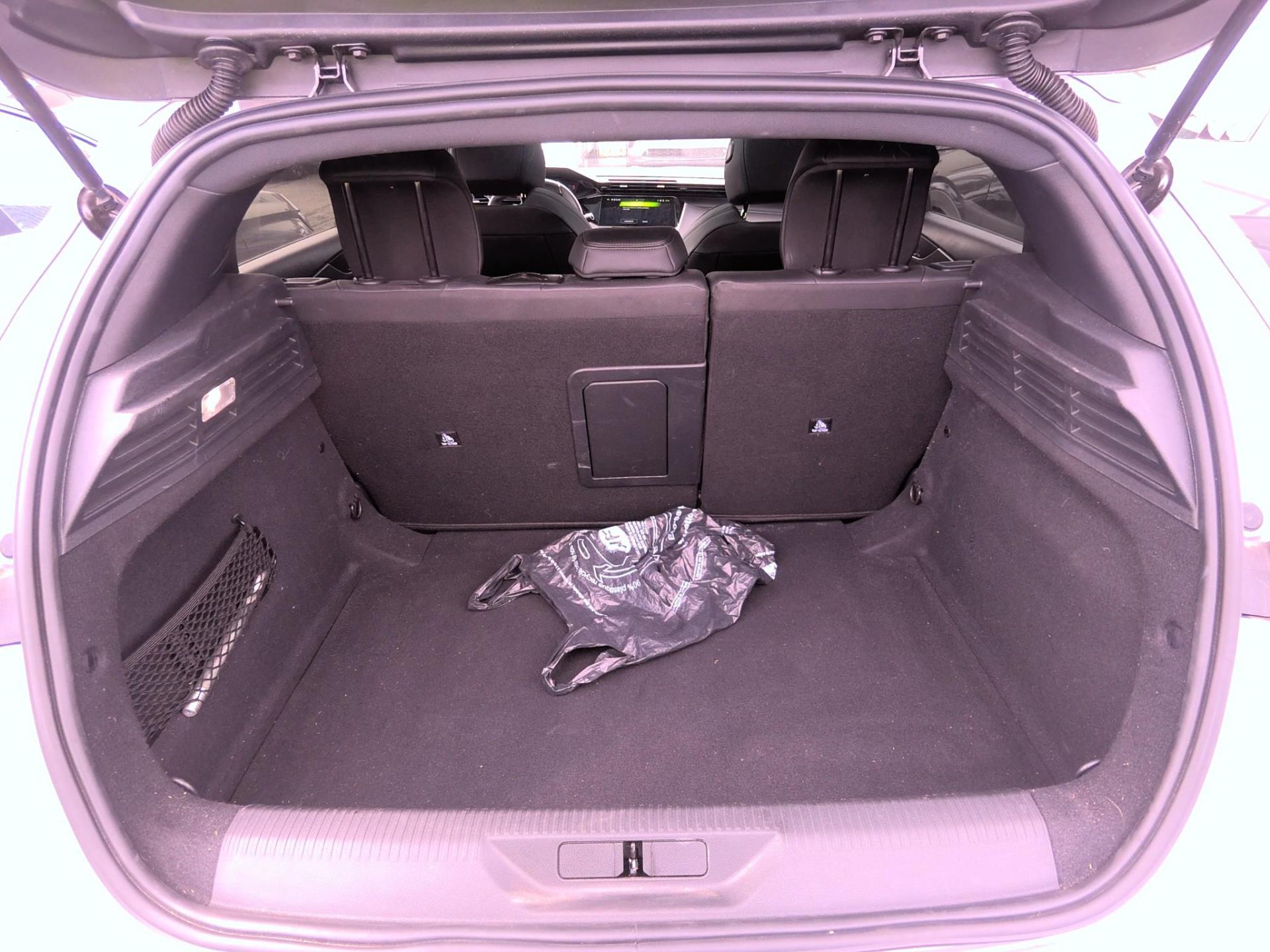 Peugeot 308 Hybrid 136 e-DCS6 GT 2024