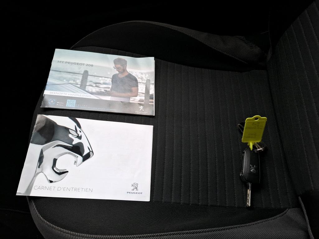 Peugeot 208 BLUEHDI 100 S&S BVM6 PREMIUM 2022