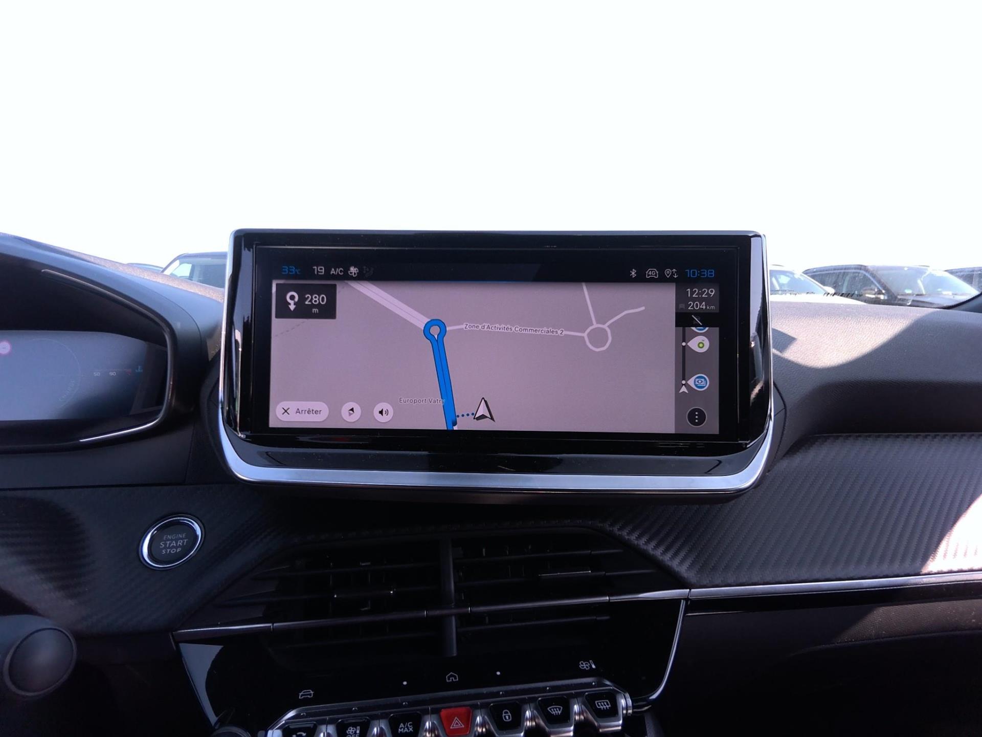 Peugeot 2008 Hybrid 145 e-DCS6 Allure 2025