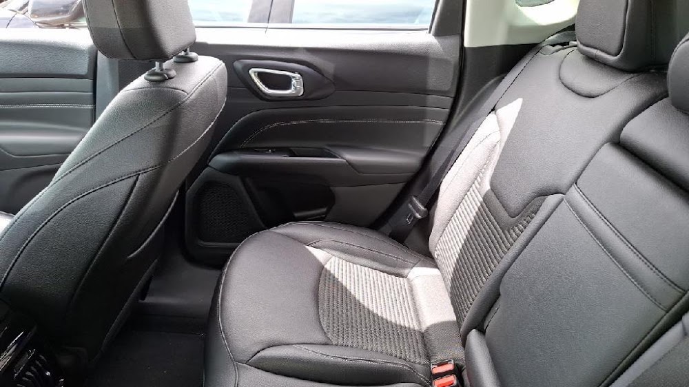 Foto Jeep Compass 12