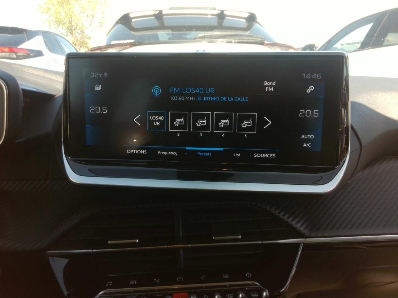 Foto Peugeot 208 16