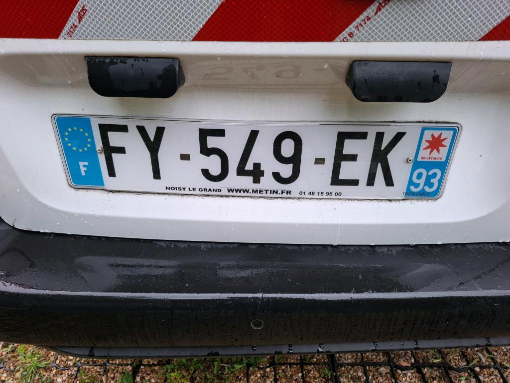 Peugeot PARTNER FOURGON LONG 950 KG BLUEHDI 130 S&S EAT8 ASPHALT 2021