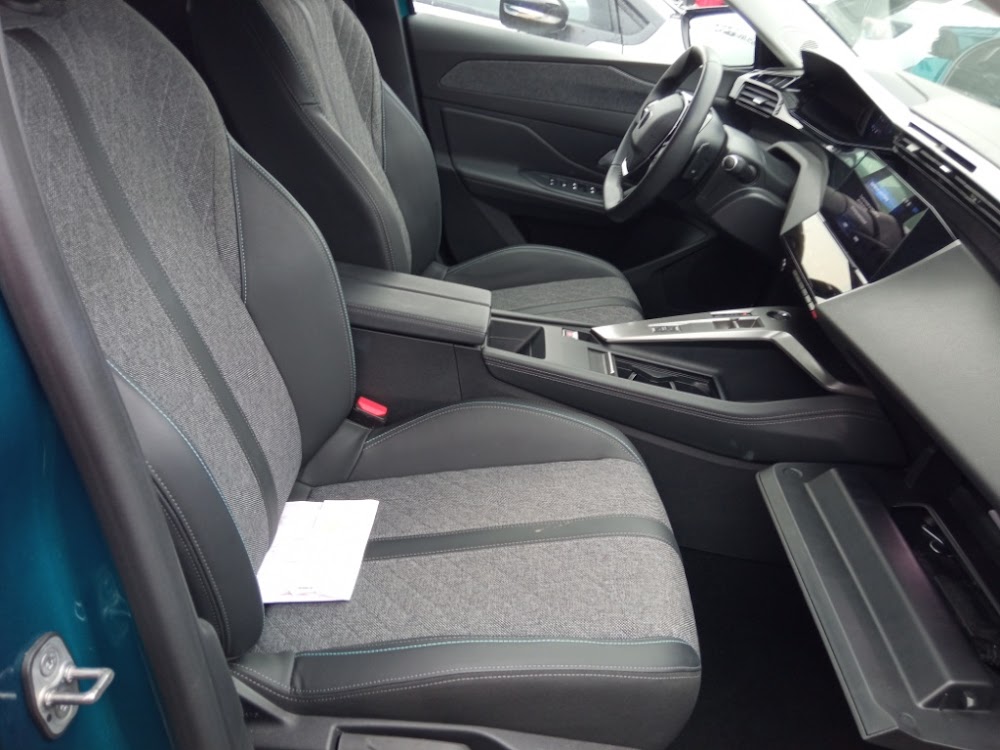 Foto Peugeot 408 16