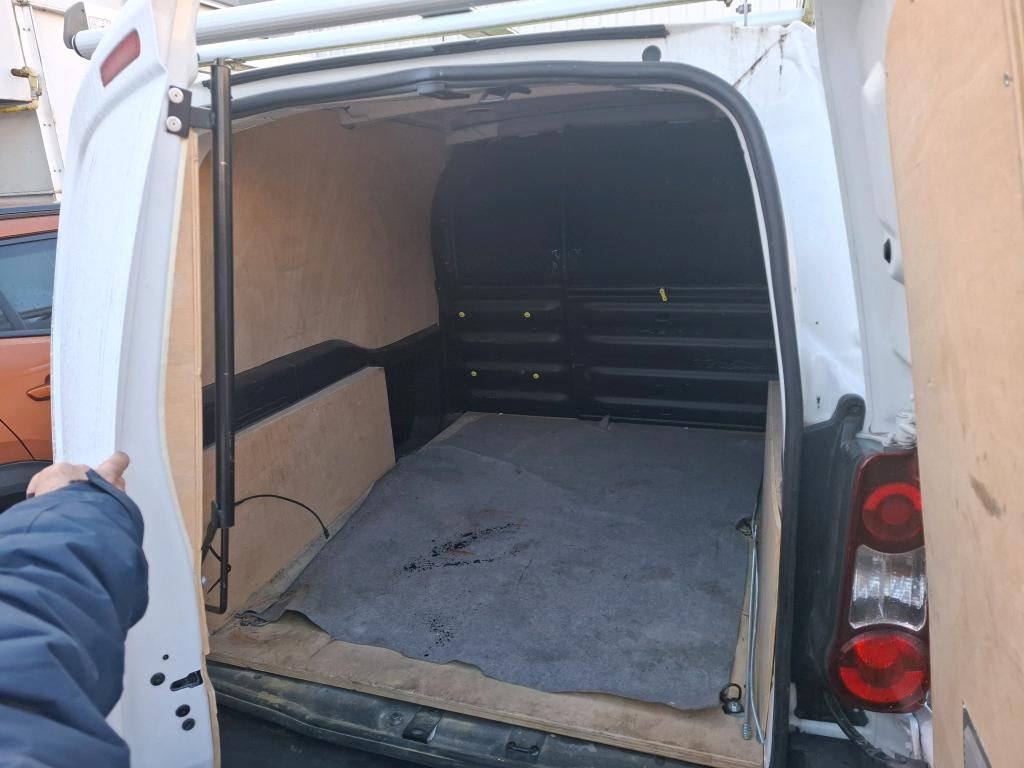 Peugeot PARTNER FOURGON STANDARD 1.6 BLUEHDI 75 BVM5 PREMIUM PACK 2018