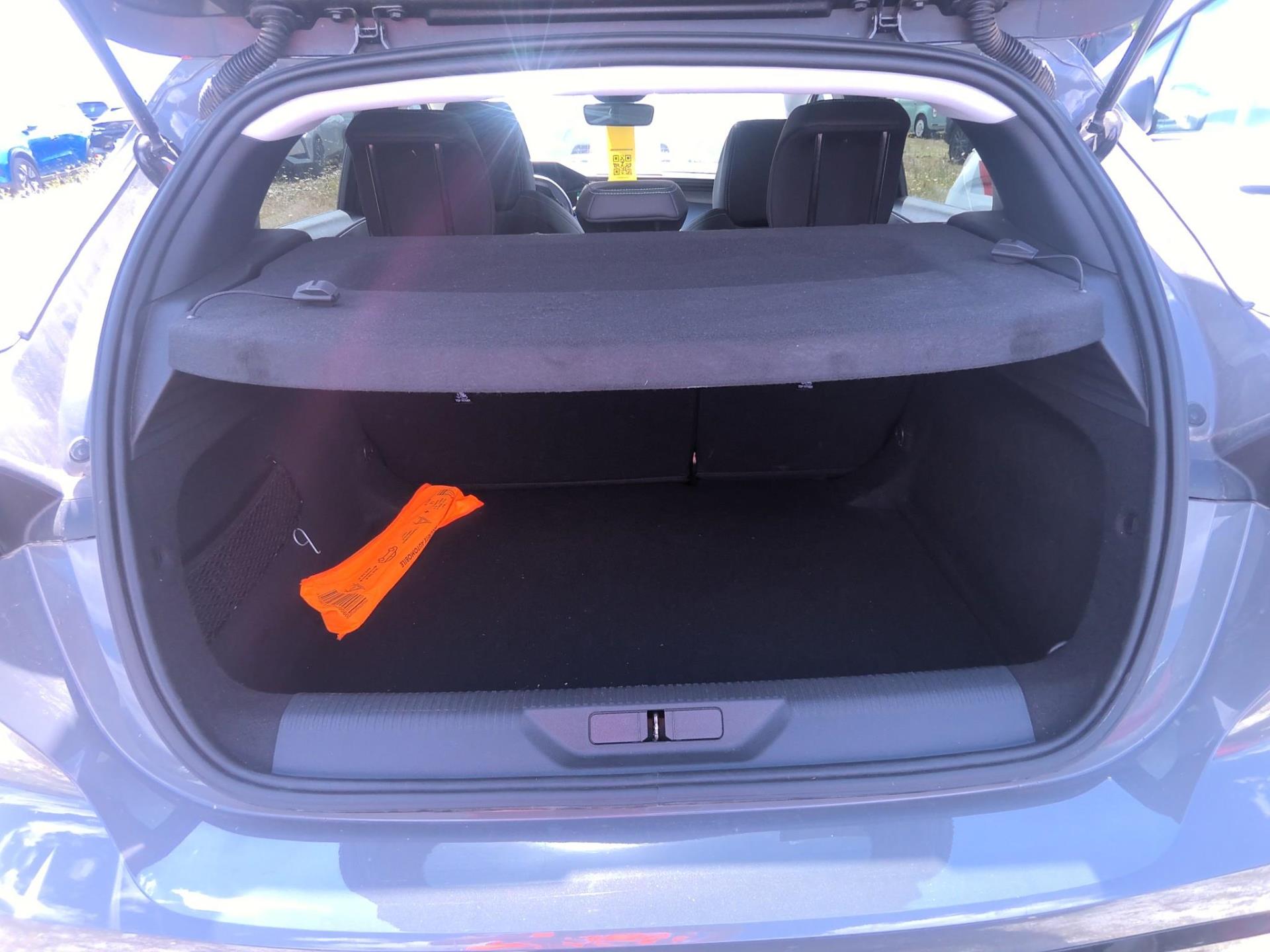 Peugeot 308 Hybrid 145 e-DCS6 Allure 2025